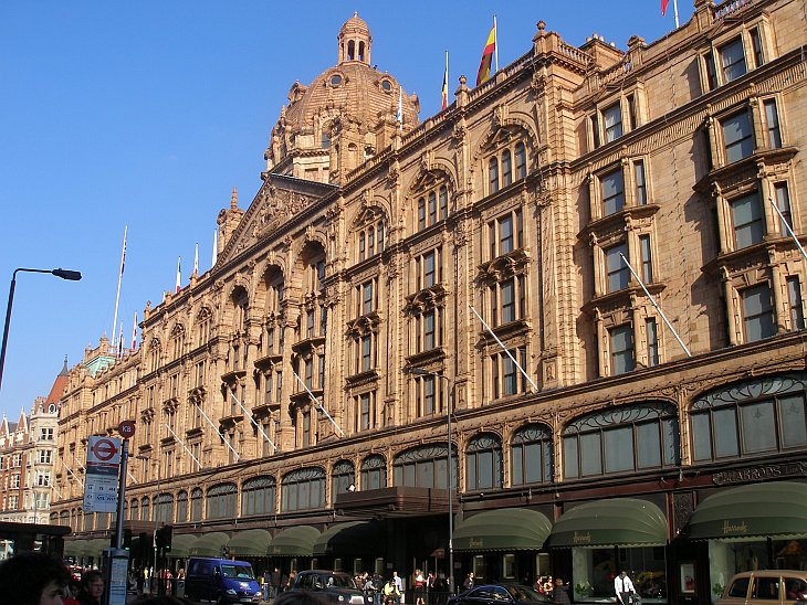 Лондон. «Хэрродс» — один из самых известных магазинов в мире