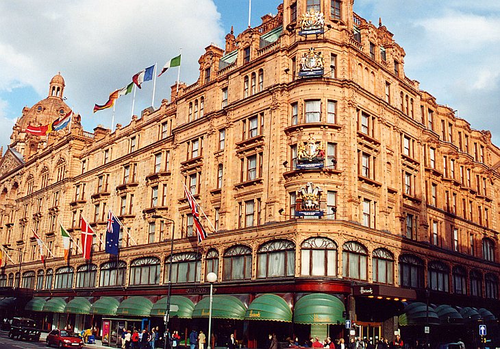 Лондон. «Хэрродс» — один из самых известных магазинов в мире