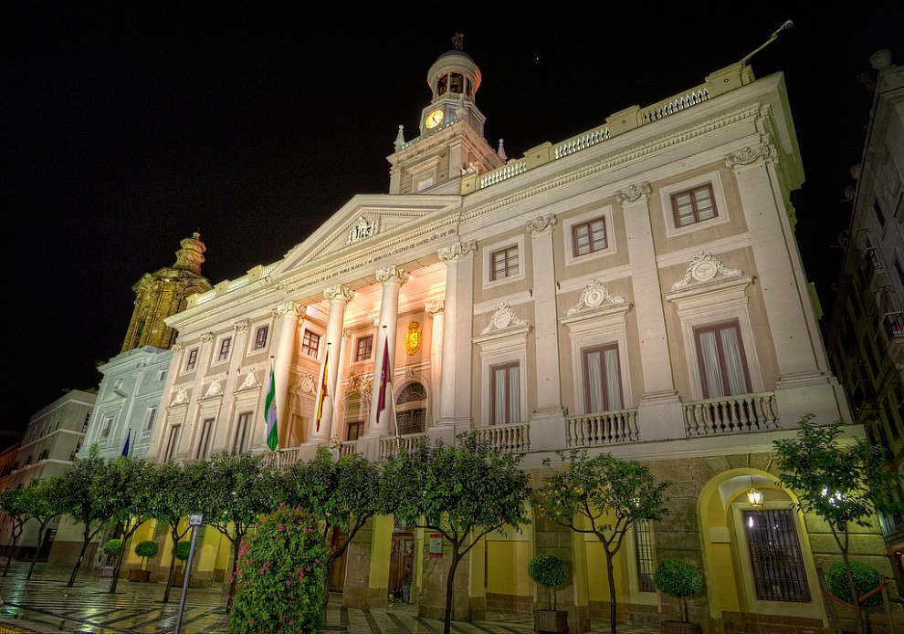 Здание муниципалитета в Кадисе