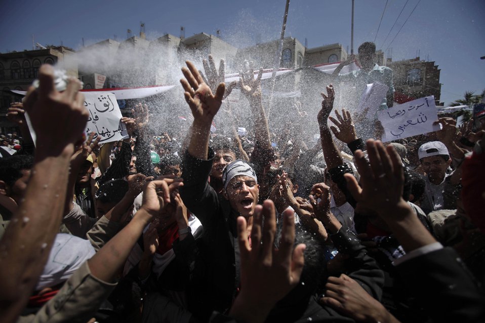 Демонстранты, требующие отставки президента Йемена Али Абдуллы Салеха