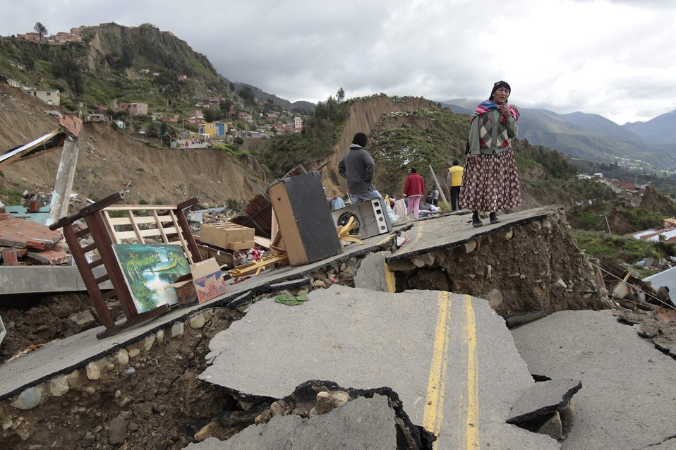 Разрушенная дорога в Ла-Пасе