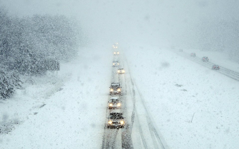 В американских штатах Мэн и Нью-Гемпшир прошла весенняя снежная буря