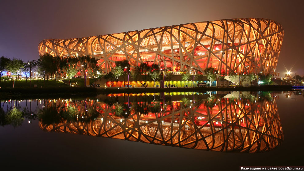 Пекинский национальный стадион, также известный как «Птичье гнездо»
