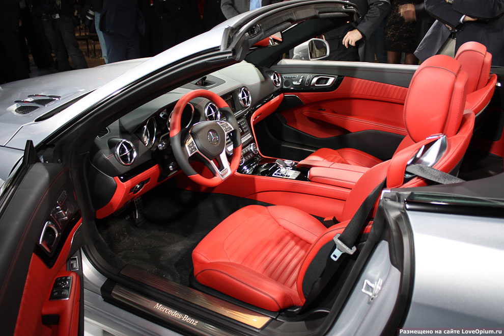 Родстер Mercedes Benz Sl, модель 2013 года Родстер Mercedes Benz Sl, модель 2013 года