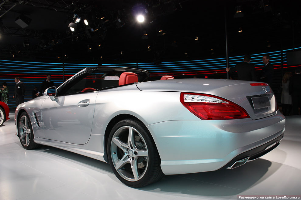 Родстер Mercedes Benz Sl, модель 2013 года Родстер Mercedes Benz Sl, модель 2013 года