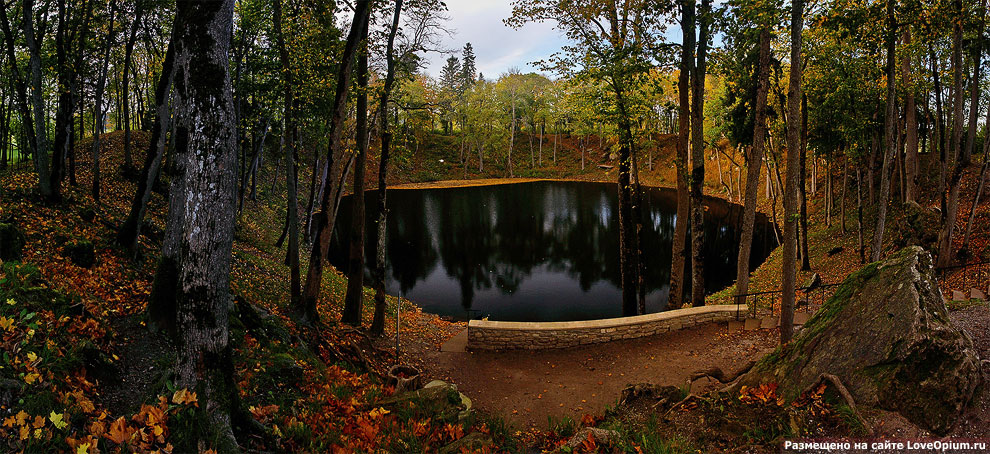 Кратер Каали (остров Сааремаа, Эстония)