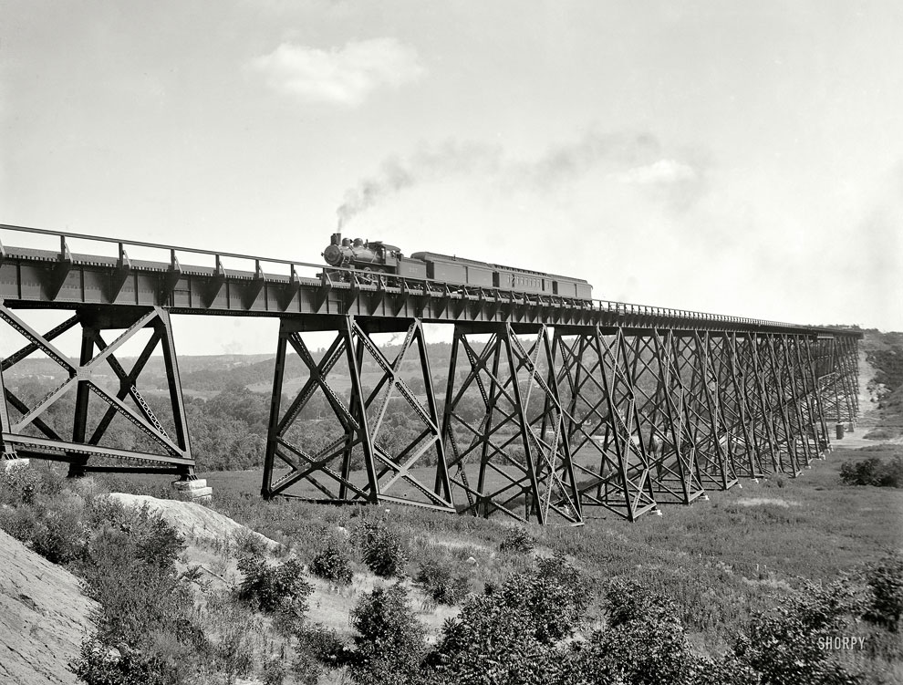 Железнодорожный виадук над оврагом в штате Айова, 1902 год