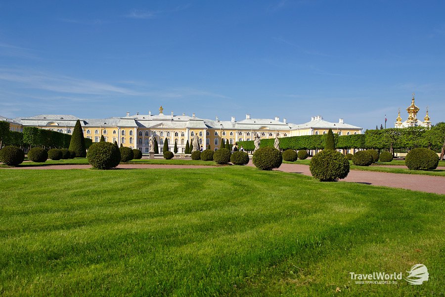 Большой дворец со стороны Верхнего сада