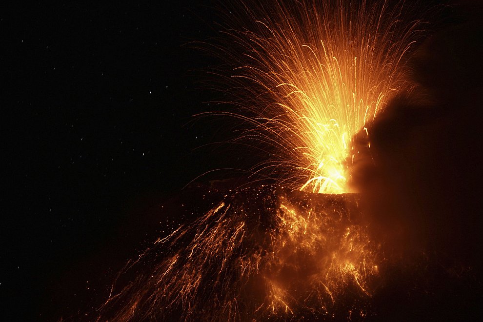 Вулкан Тунгурауа («Огненное горло»)