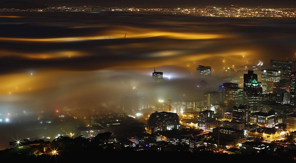 Сезонный туман над Кейптауном