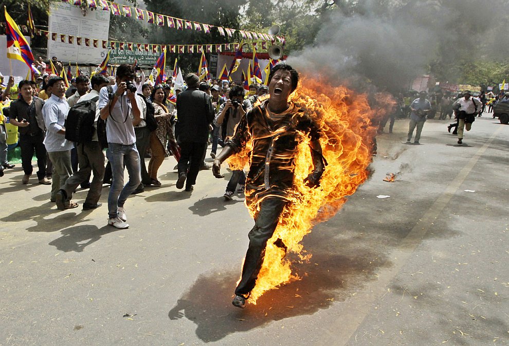 В Индии тибетцы протестовали против приезда председателя КНР Ху Цзиньтао