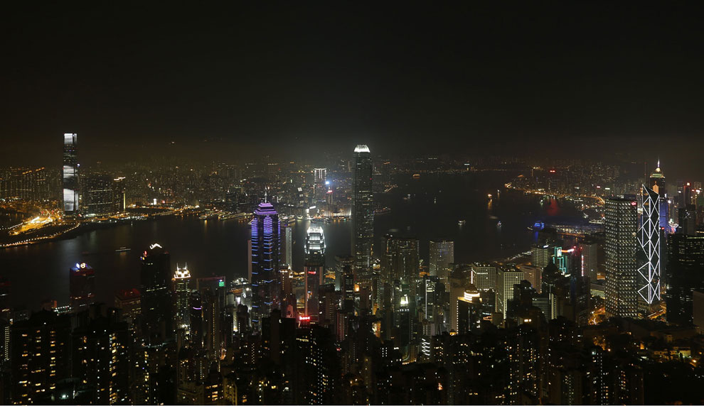 В Гонконге свет выключали у 3 800 зданий и памятников