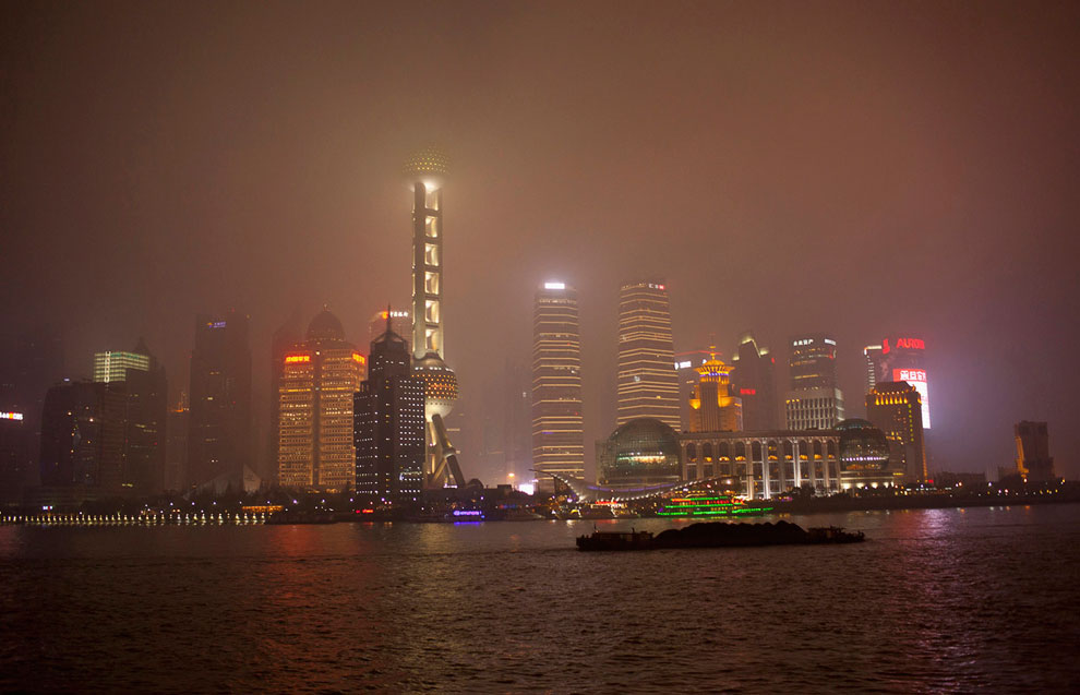 Час Земли 2013 на набережной Бунд в Шанхае