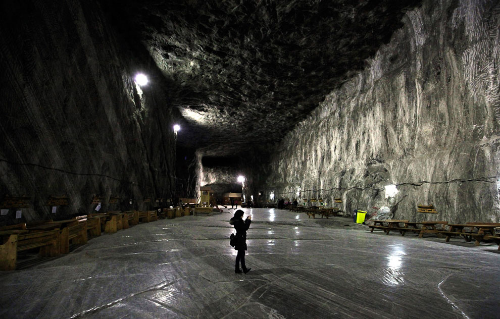 Одной из известных достопримечательностей Румынии считается соляная пещера, расположенная в городе Прайд