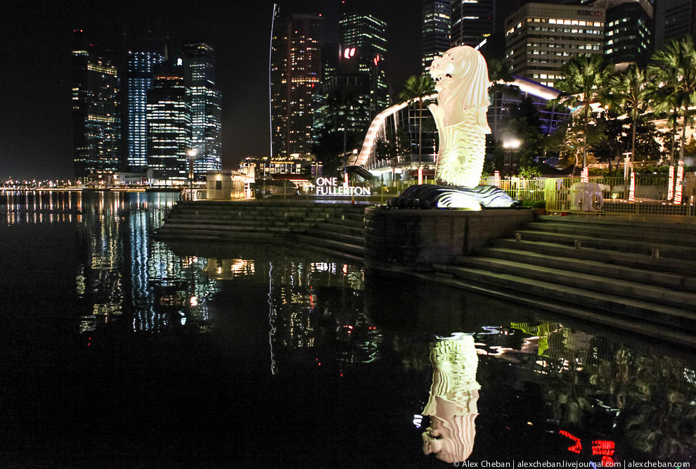 Символ Сингапура — мифический персонаж Мерлайон