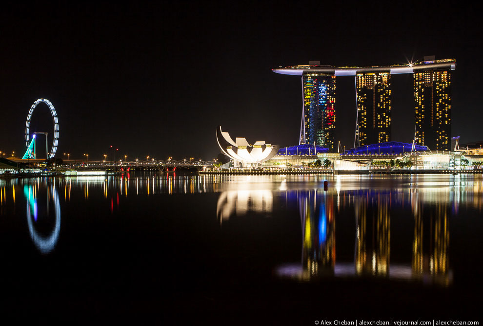 Отель Marina Bay Sand и сингапурское колесо обозрения Flyer