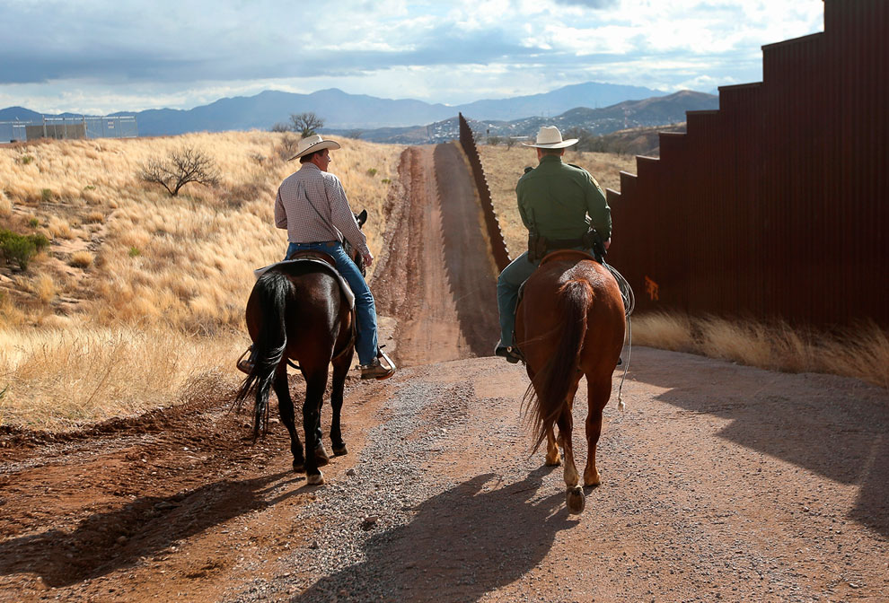 На границе США и Мексики в Ногалесе, штат Аризона