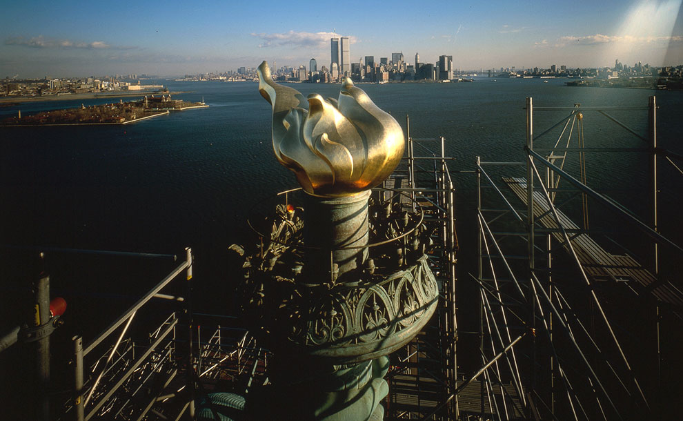Это уже новый факел и вид на Манхэттен, 1985 год