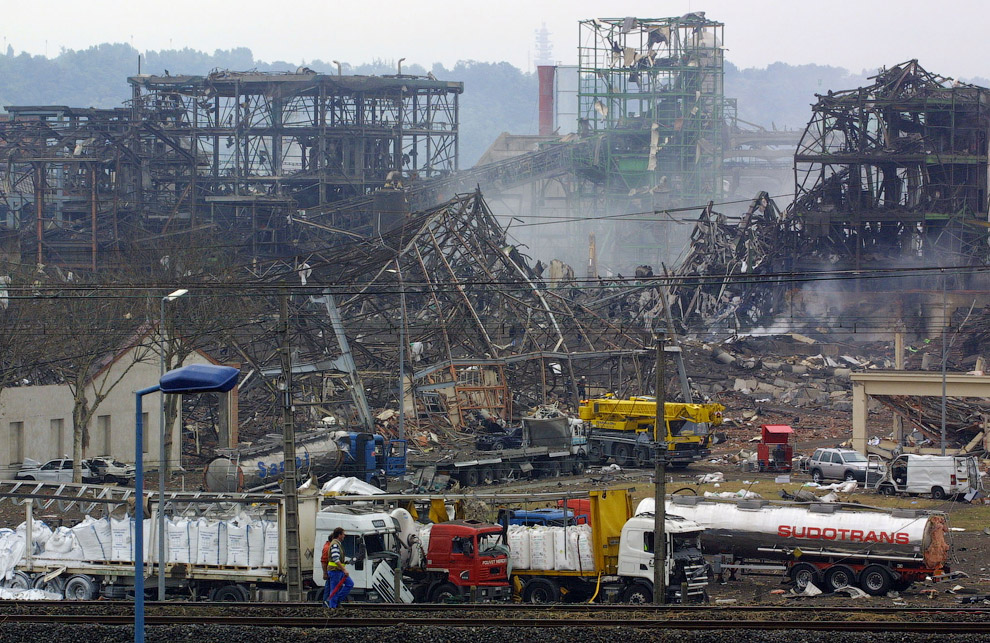 21 de setembro de 2001 em Toulouse, na AZF Francês explosão fábrica de produtos químicos, cujas consequências são consideradas uma das maiores catástrofes provocadas pelo homem