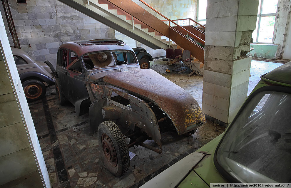 кладбище автомобилей в россии 
