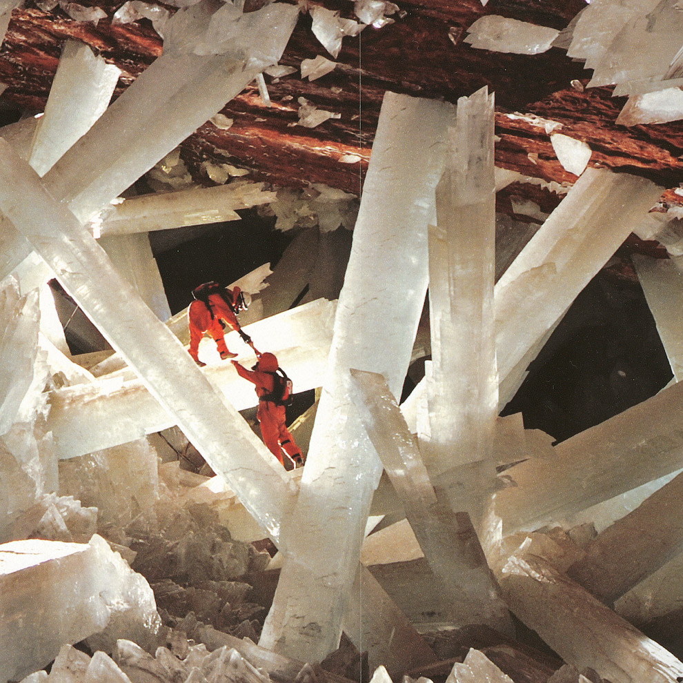 Пещера огромных кристаллов