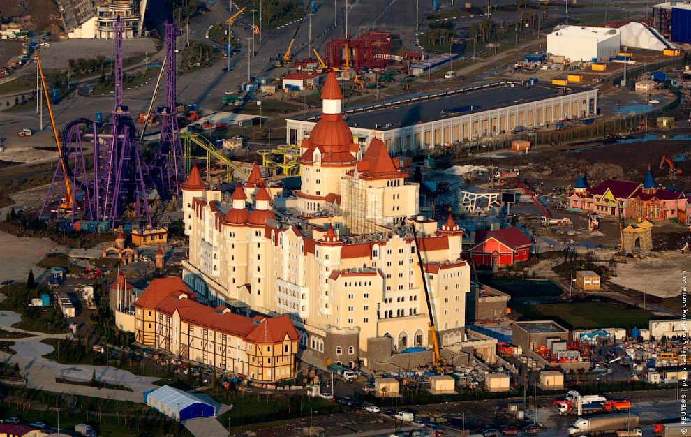 Рядом с AZIMUT строят тематический Парк развлечений с огромной гостиницей