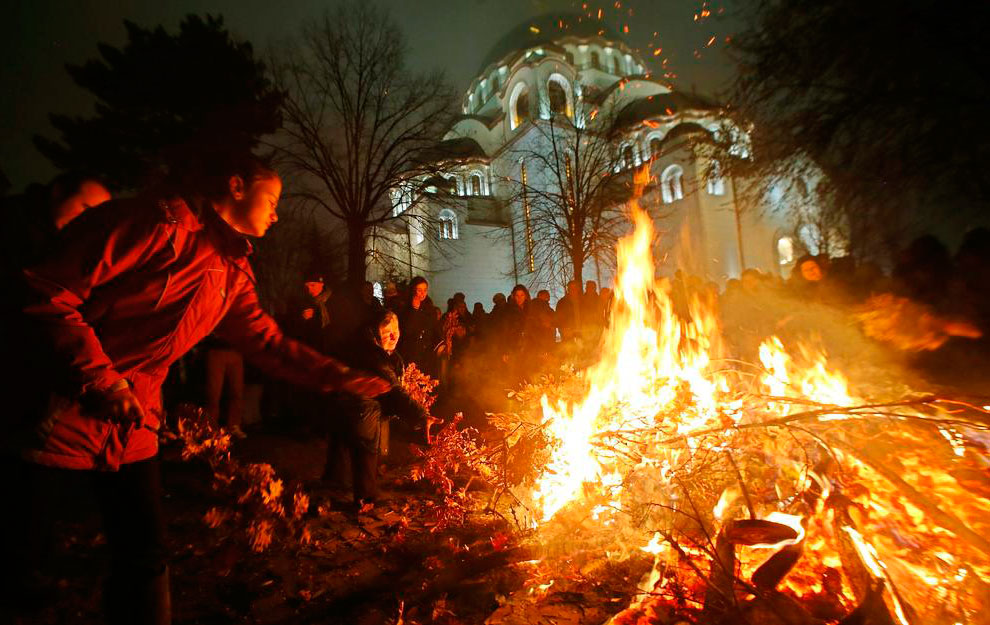 Сожжение дубовых ветвей в рождественскую ночь в Белграде