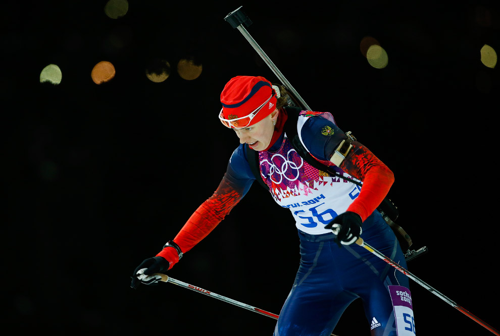 Биатлонистка Ольга Вилухина стала серебряным призером в спринте на Олимпийских играх в Сочи, заработав вторую медаль для России