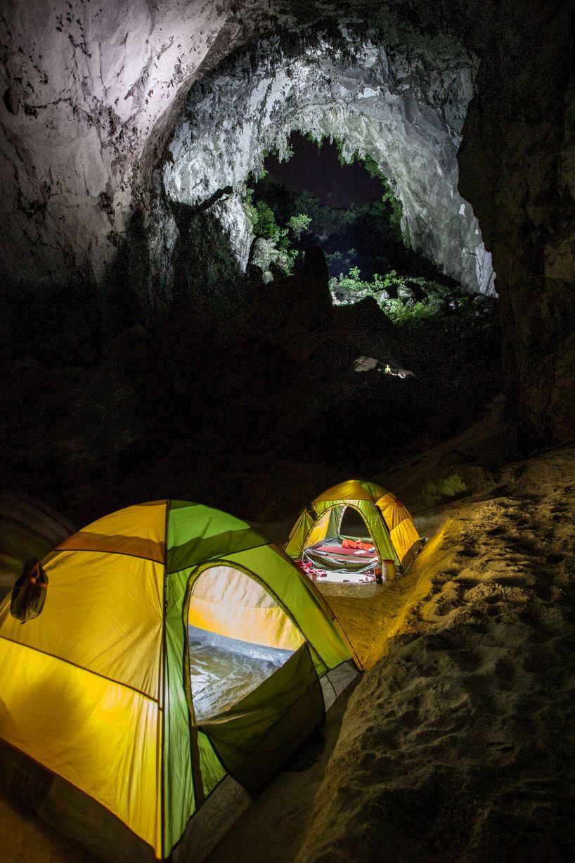 Необычный отдых — приехать туристом и разбить в самой большой в мире пещере лагерь