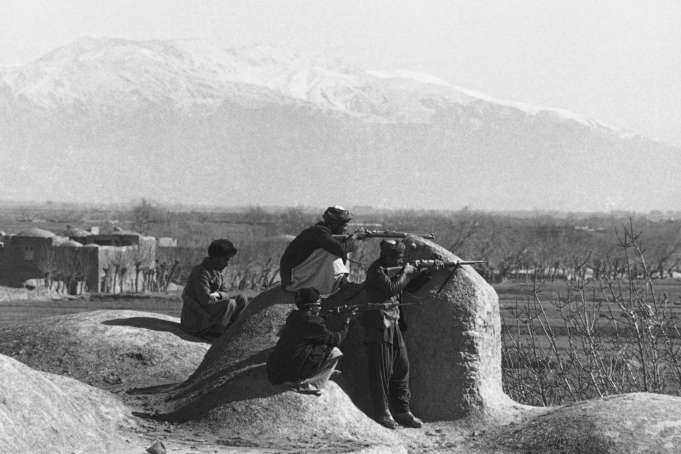Моджахеды в 10 километрах от Герата, поджидают советский конвой