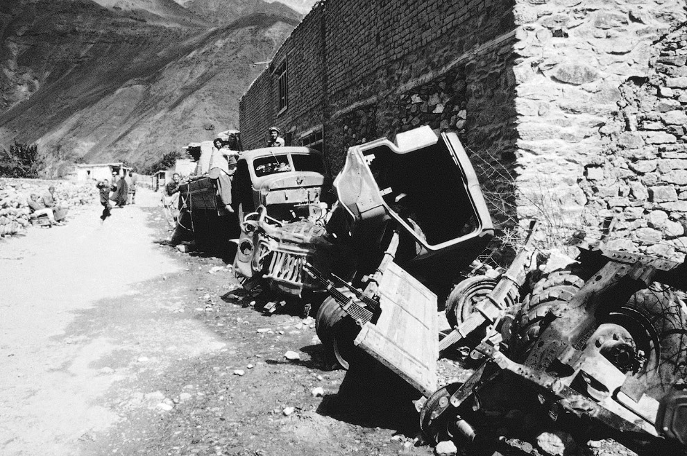 Искореженные советские автомобили на северо-востоке Пакистана