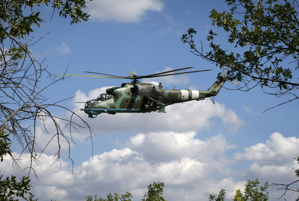 Украинский вертолет Ми-24 в Краматорске