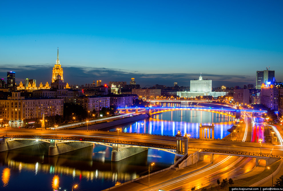 Бородинский мост через Москву-реку