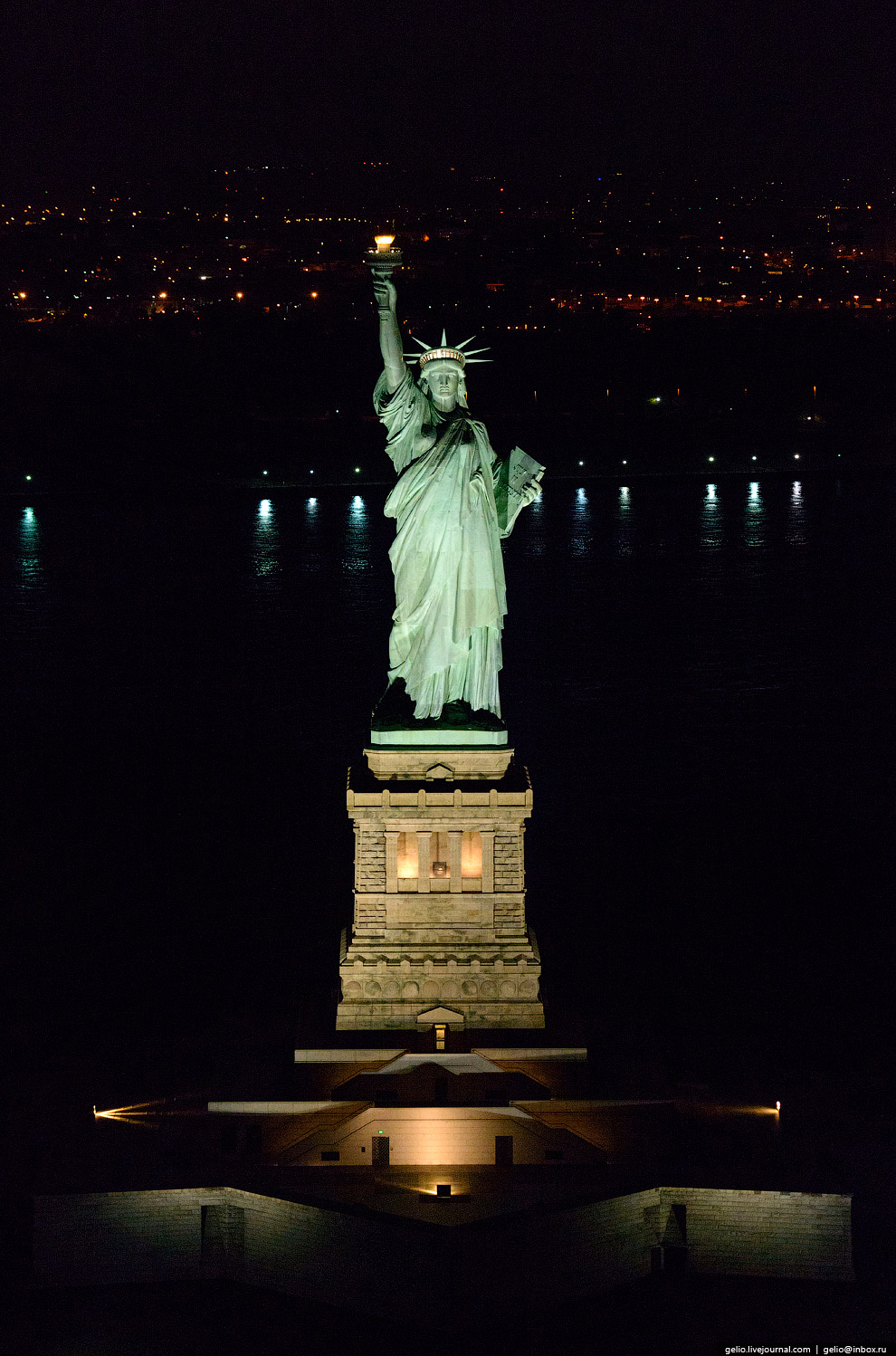   (Statue of Liberty)