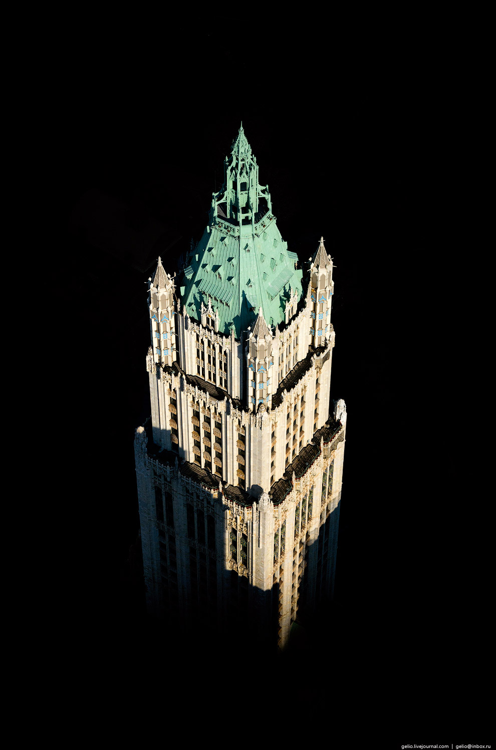   (Woolworth Building)