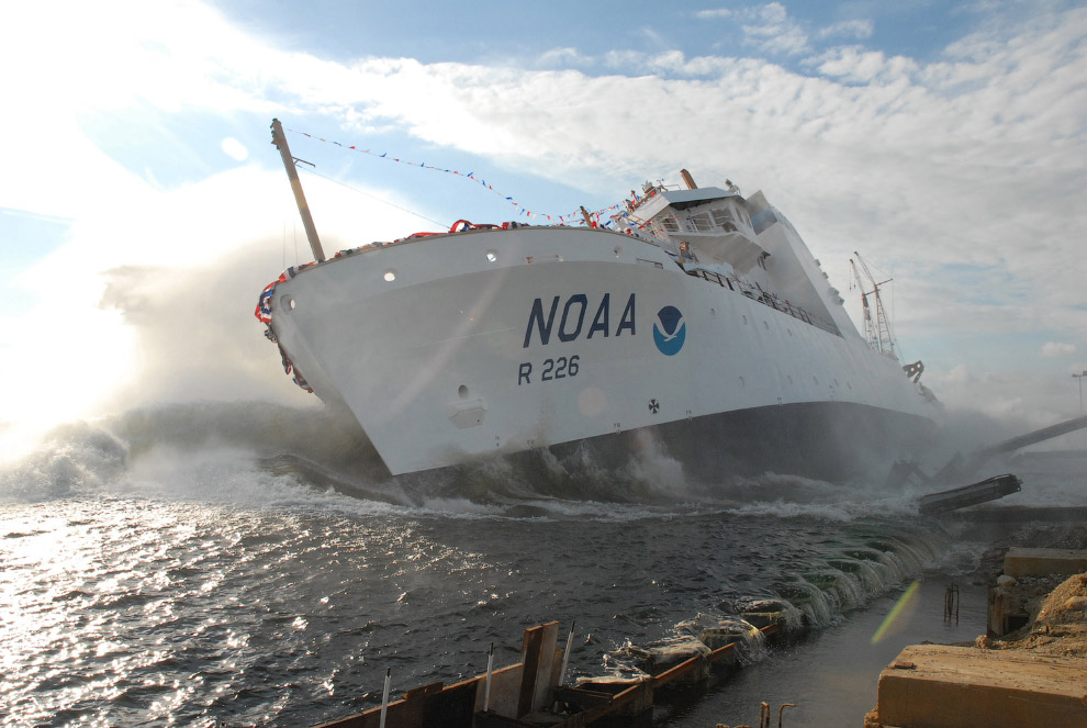 Корабль организации NOAA