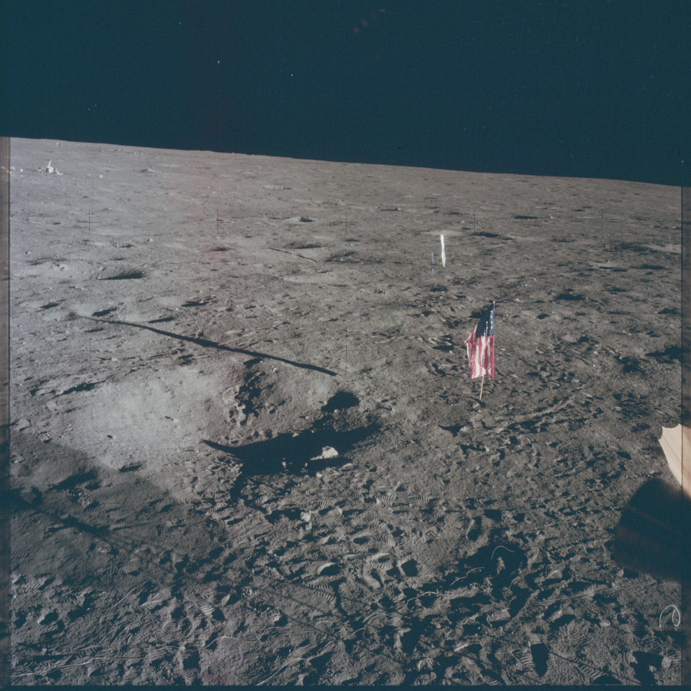 На Луне: программа «Аполлон-12». 