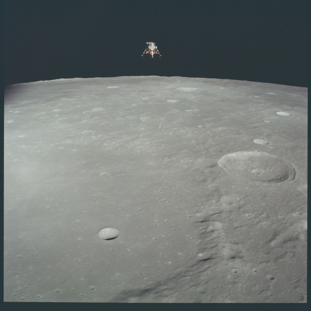 Прилунение: программа «Аполлон-12»