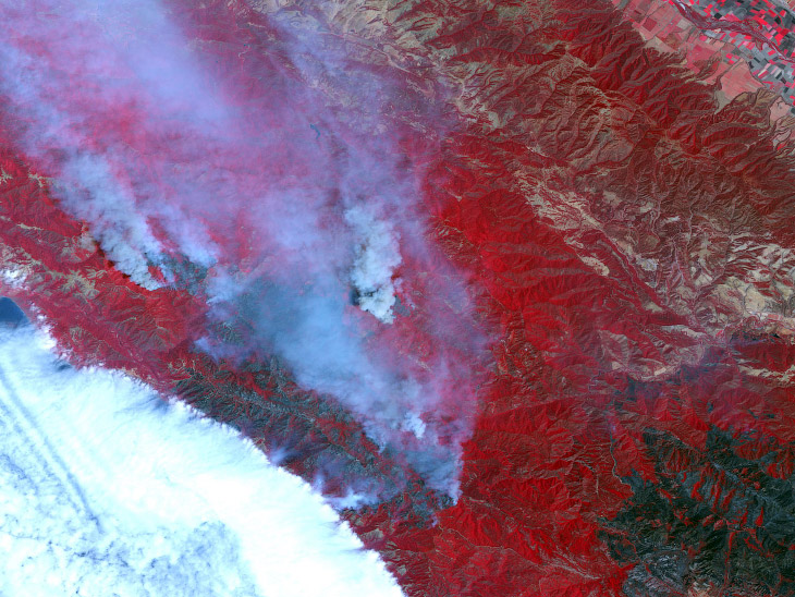 Раскрашенный спутниковый снимок горного хребта Санта-Лусия, Калифорния