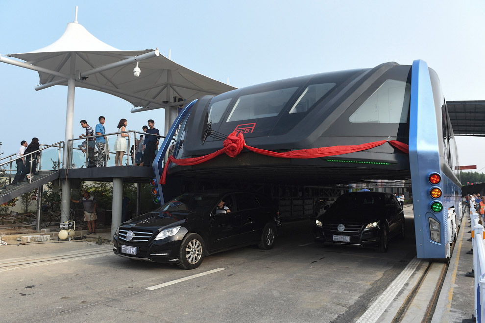 Автобус будущего из Китая.