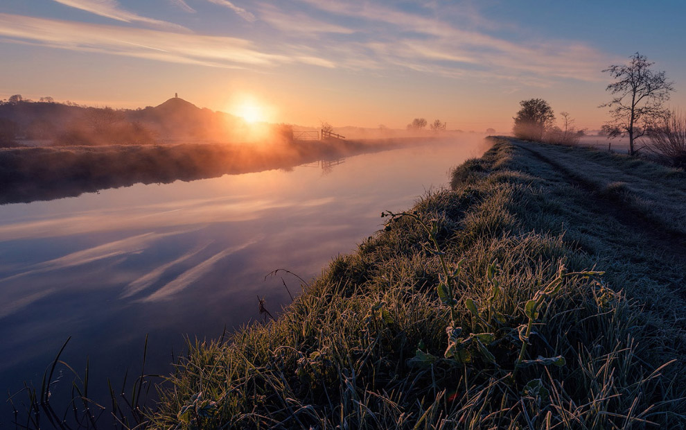Утро на реке в Гластонбери, Англия