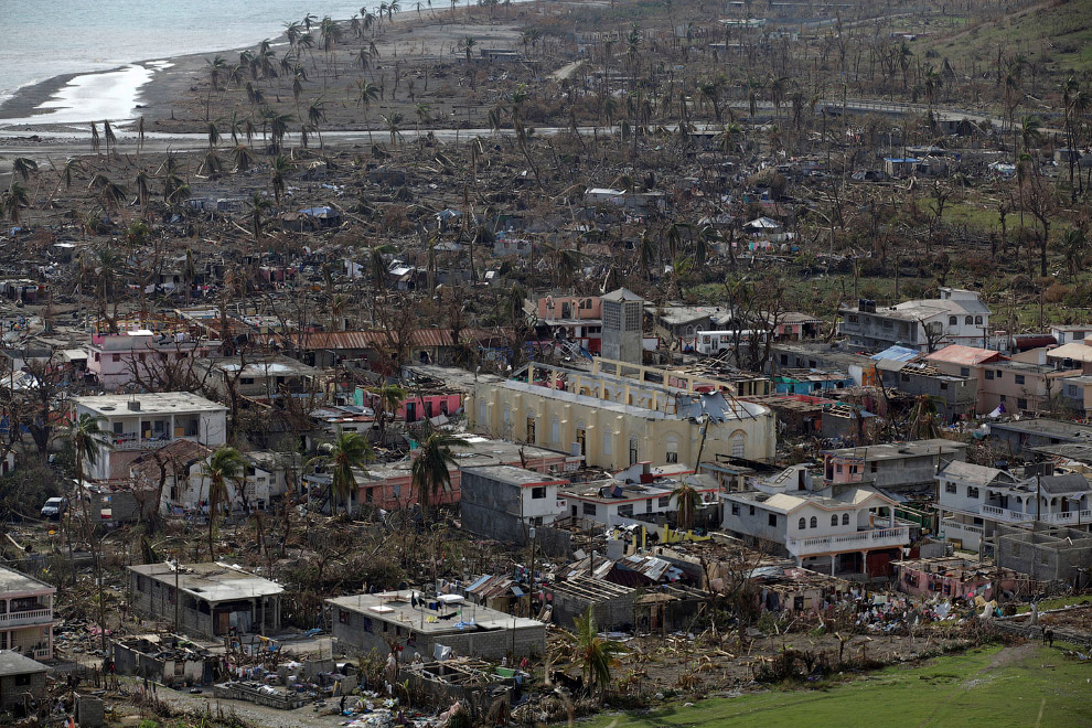 Дома, разрушенные ураганом Мэтью на Гаити