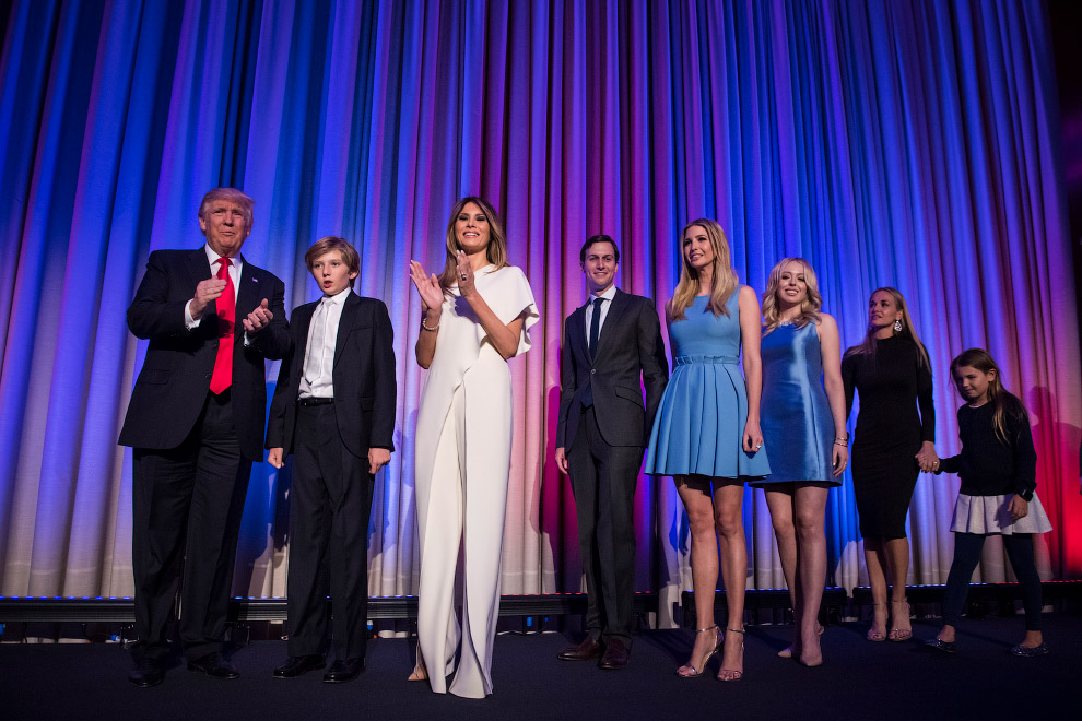 Фотография семьи избранного президента Дональда Трампа на следующий день после выборов