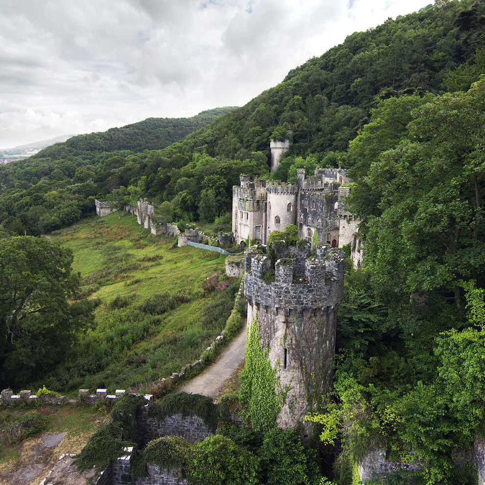 Разрушенный замок в Уэльсе