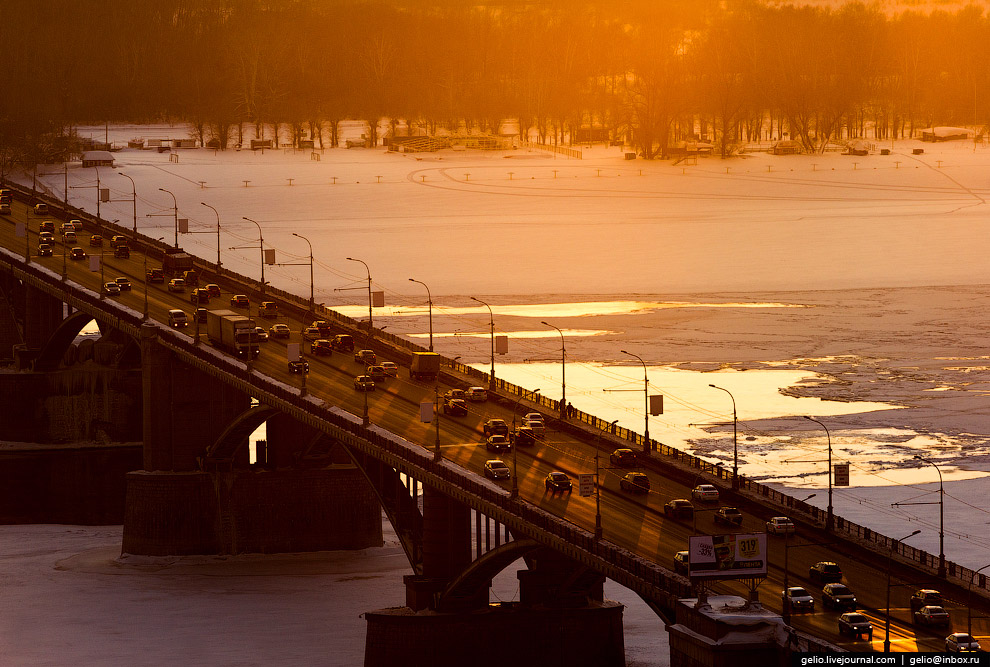 Октябрьский мост.