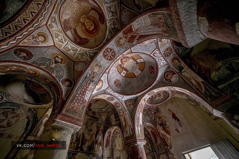 Жіночий монастир Kizlar manastiri). Жіночий монастир Kizlar manastiri).