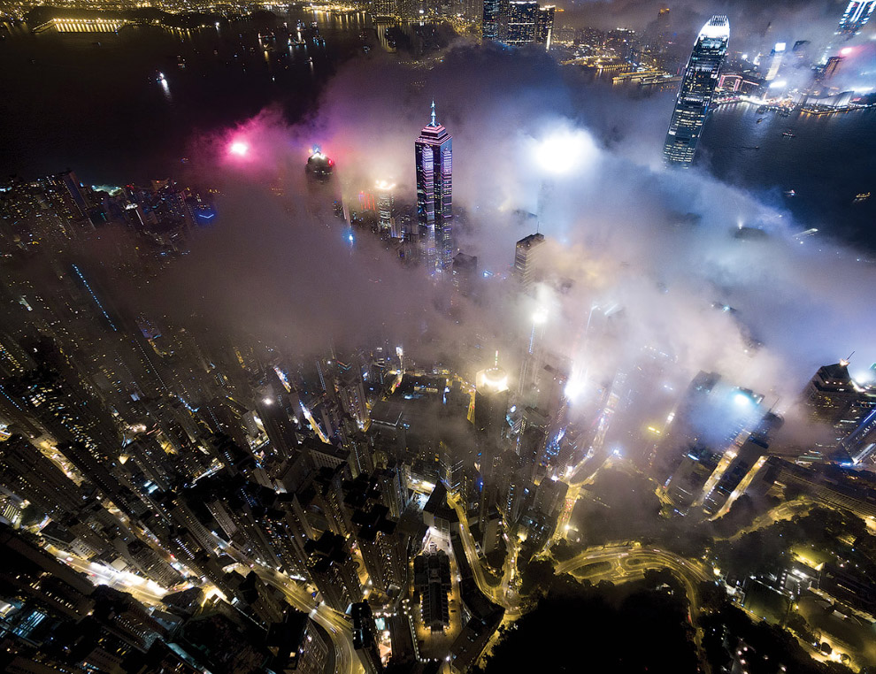 Туманная ночь в Гонконге