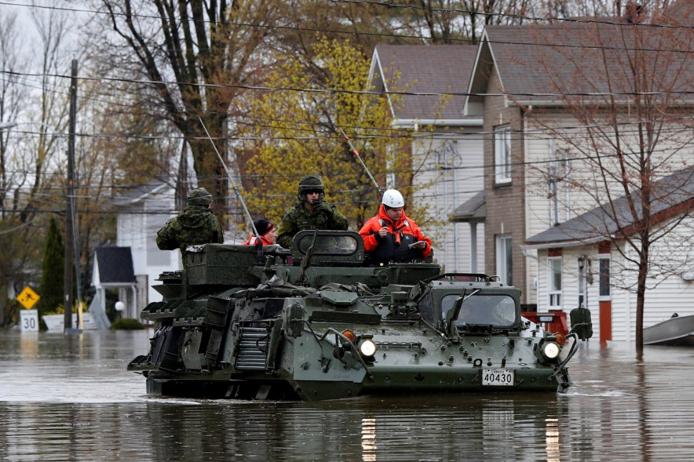 В мае в канадской провинции Квебек из-за непрекращающихся ливней началось сильнейшее наводнение