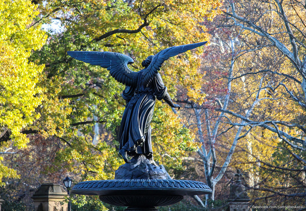 Скульптура Ангел вод на фонтане Бетесда.