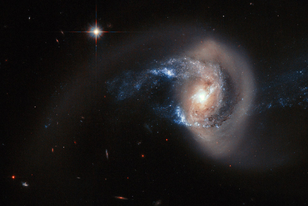 Спіральна галактика NGC 7714 в сузір'ї Риби